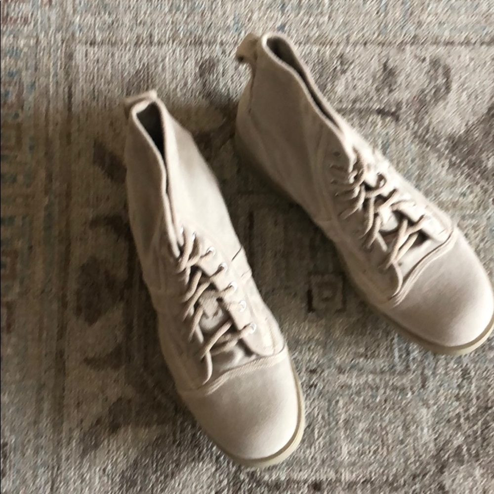 OXS Beige Boots